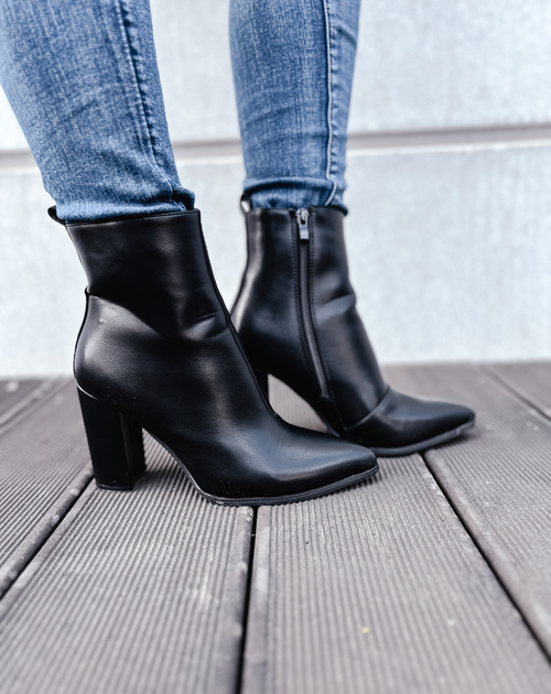 BOOT CLASSY BLACK