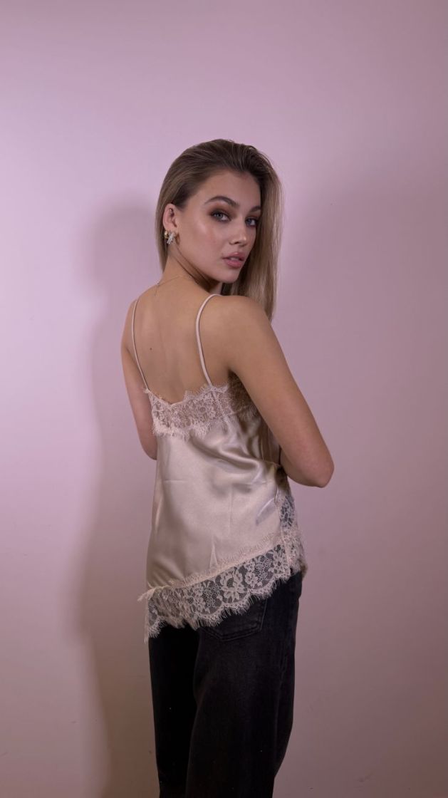7805 beige