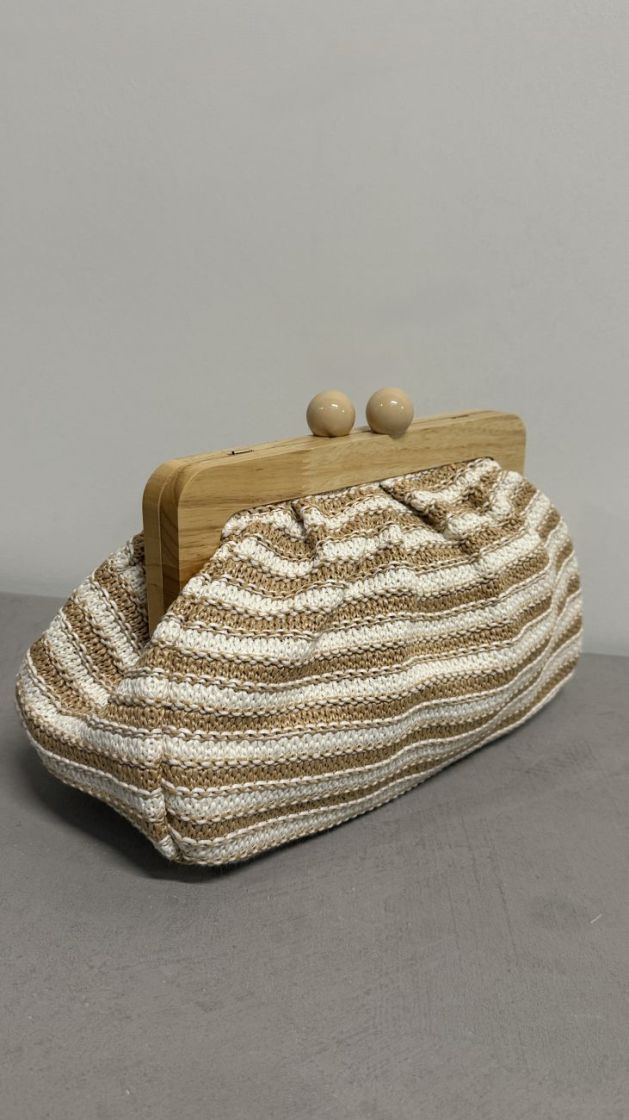 1053S26000 beige