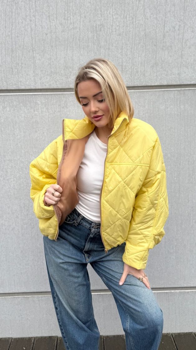 Lama yellow