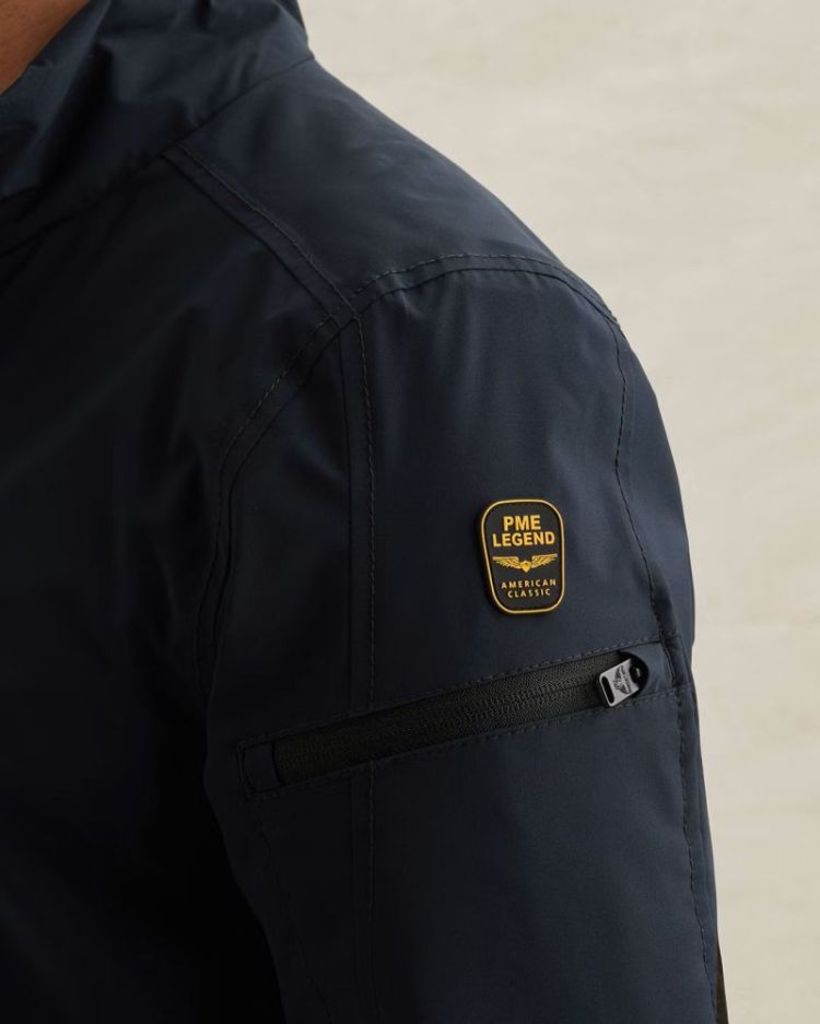 PJA2602110 salute 5281