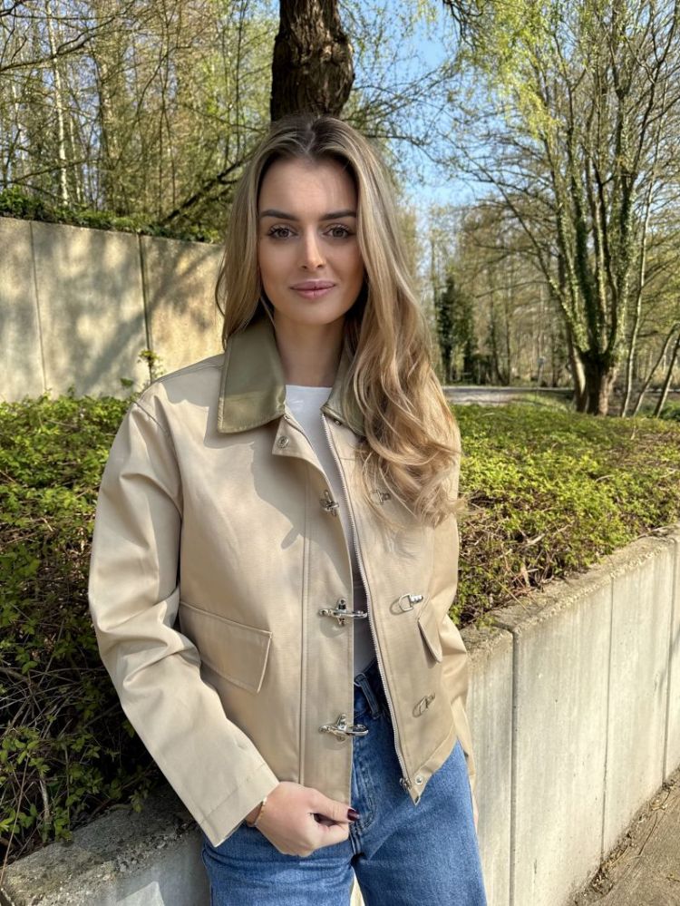 5244 Mevina beige
